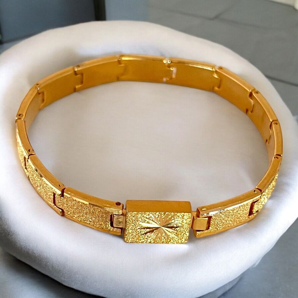 Vintage 1980s Link Bracelet Textured Gold Tone Panel Magnetic Clasp - 10I